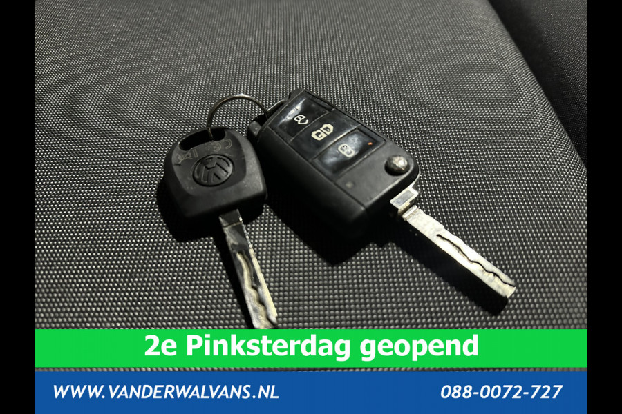 Volkswagen Crafter 2.0 TDI 141pk L3H2 L2H1 Euro6 Airco | Camera | Navigatie | 3000kg trekhaak Apple Carplay, Android Auto, Parkeersensoren, Bijrijdersbank