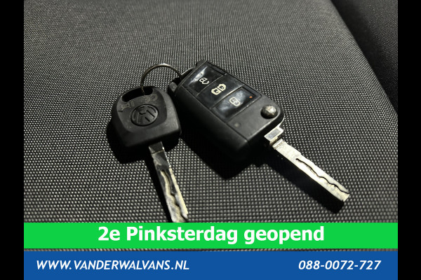 Volkswagen Crafter 2.0 TDI 141pk L3H2 L2H1 Euro6 Airco | Camera | Navigatie | 3000kg trekhaak Apple Carplay, Android Auto, Parkeersensoren, Bijrijdersbank