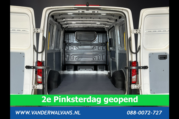 Volkswagen Crafter 2.0 TDI L3H2 L2H1 Euro6 Airco | Camera | Navigatie | Apple Carplay | Trekhaak Android Auto, Bijrijdersbank