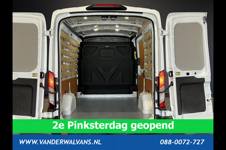 Ford Transit 2.0 TDCI L2H2 Euro6 Airco | Cruisecontrol | 2450kg Trekhaak | Verwarmde voorruit | Parkeersensoren Bijrijdersbank