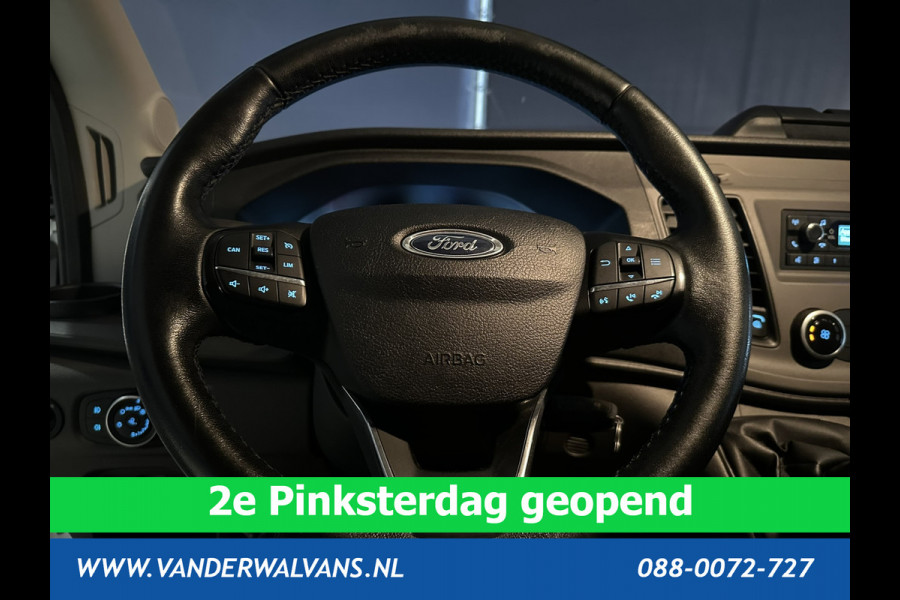 Ford Transit 2.0 TDCI L2H2 Euro6 Airco | Cruisecontrol | 2450kg Trekhaak | Verwarmde voorruit | Parkeersensoren Bijrijdersbank