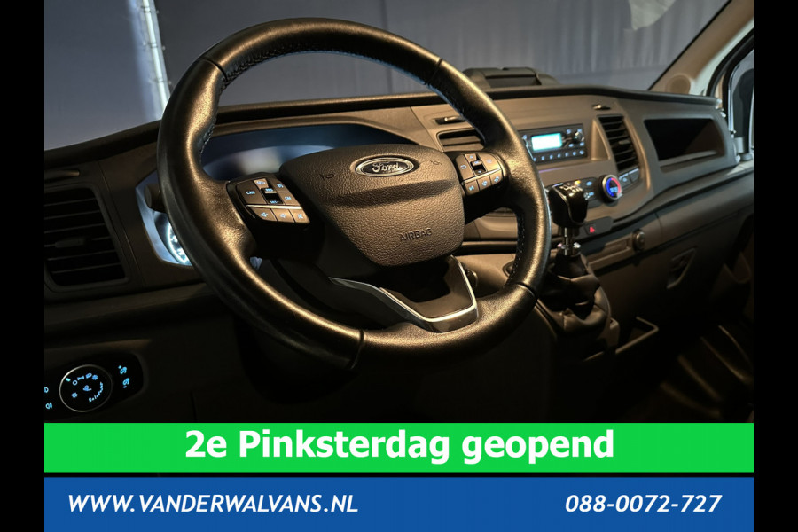 Ford Transit 2.0 TDCI L2H2 Euro6 Airco | Cruisecontrol | 2450kg Trekhaak | Verwarmde voorruit | Parkeersensoren Bijrijdersbank