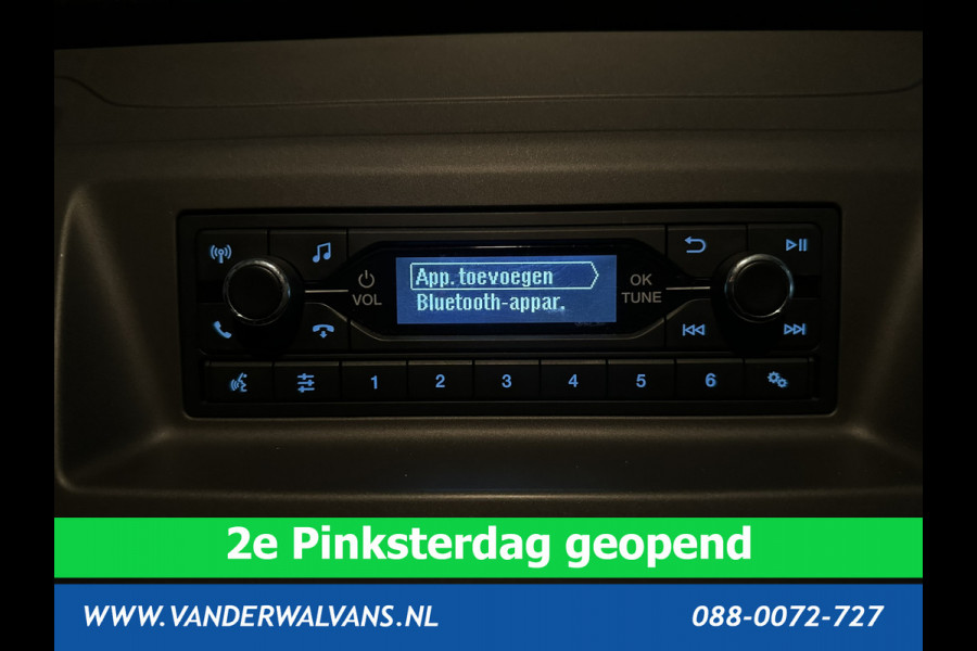 Ford Transit 2.0 TDCI L2H2 Euro6 Airco | Cruisecontrol | 2450kg Trekhaak | Verwarmde voorruit | Parkeersensoren Bijrijdersbank