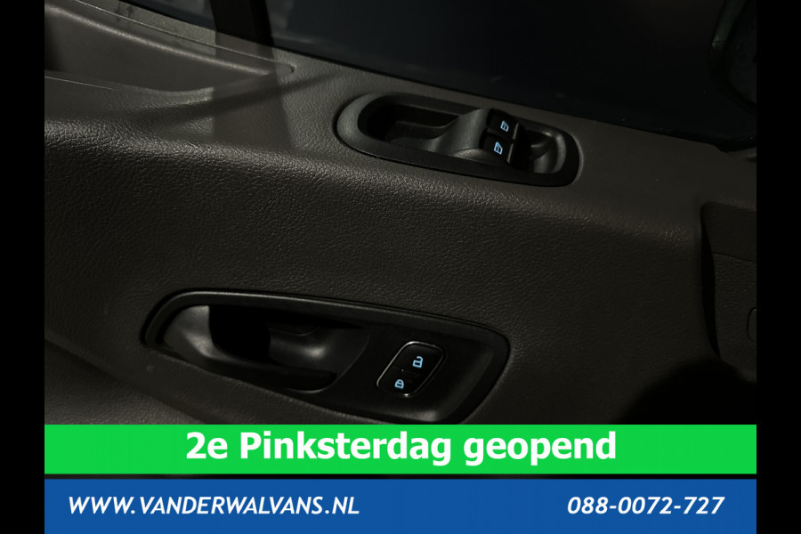 Ford Transit 2.0 TDCI L2H2 Euro6 Airco | Cruisecontrol | 2450kg Trekhaak | Verwarmde voorruit | Parkeersensoren Bijrijdersbank