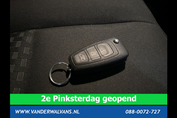Ford Transit 2.0 TDCI L2H2 Euro6 Airco | Cruisecontrol | 2450kg Trekhaak | Verwarmde voorruit | Parkeersensoren Bijrijdersbank