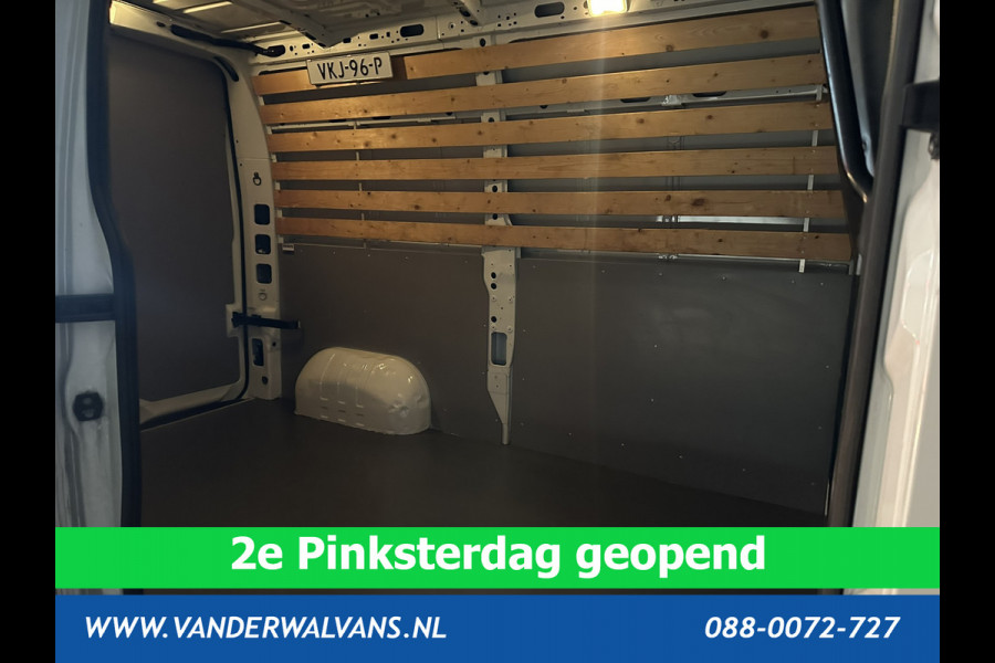 Renault Master 2.3 dCi 136pk L2H2 Euro6 Airco | Camera | Navigatie | Cruisecontrol | Trekhaak | Parkeersensoren Bijrijdersbank
