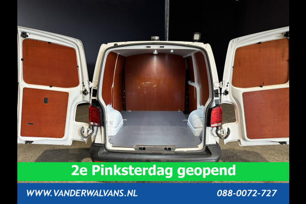 Volkswagen Transporter 2.0 TDI 111pk L1H1 Euro6 RIJKLAAR Airco | Camera | Apple Carplay | Android Auto | Cruisecontrol Trekhaak, Parkeersensoren