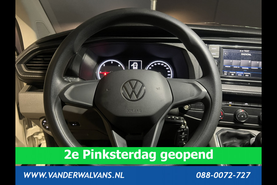 Volkswagen Transporter 2.0 TDI 111pk L1H1 Euro6 RIJKLAAR Airco | Camera | Apple Carplay | Android Auto | Cruisecontrol Trekhaak, Parkeersensoren