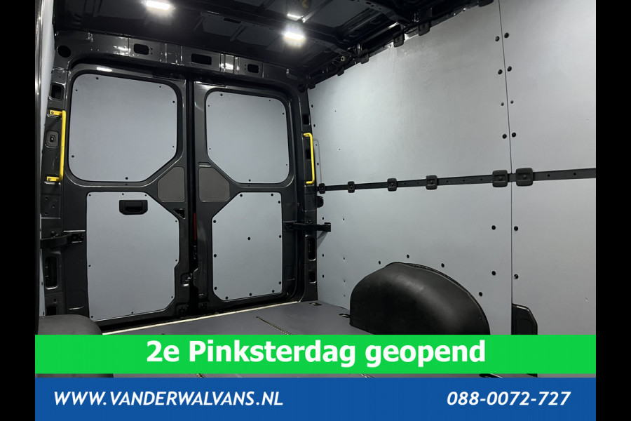 Volkswagen Crafter 2.0 TDI 177 pk L3H2 L2H1 Euro6 Airco | Camera | Navigatie | Apple Carplay | Android Auto 3000kg trekhaak, Bijrijdersbank