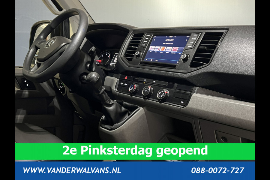 Volkswagen Crafter 2.0 TDI 177 pk L3H2 L2H1 Euro6 Airco | Camera | Navigatie | Apple Carplay | Android Auto 3000kg trekhaak, Bijrijdersbank