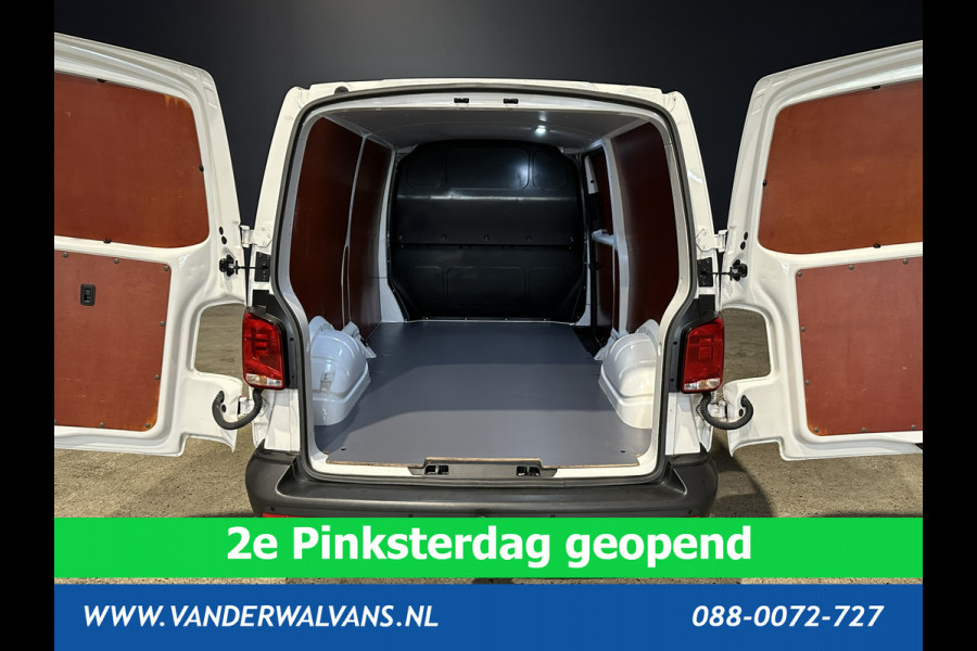 Volkswagen Transporter 2.0 TDI L2H1 Euro6 RIJKLAAR Airco | Navigatie | Apple Carplay | Android Auto | Trekhaak Cruisecontrol, Parkeersensoren
