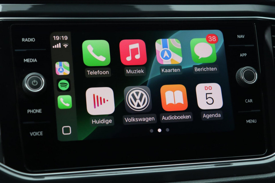 Volkswagen T-Roc 1.5 TSI Sport / VIRTUAL / DODEHOEK / ACC / CARPLAY