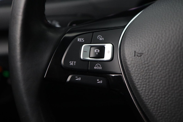 Volkswagen T-Roc 1.5 TSI Sport / VIRTUAL / DODEHOEK / ACC / CARPLAY