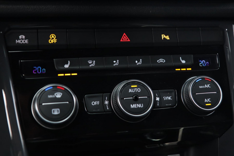Volkswagen T-Roc 1.5 TSI Sport / VIRTUAL / DODEHOEK / ACC / CARPLAY