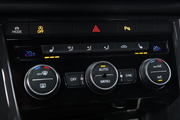 Volkswagen T-Roc 1.5 TSI Sport / VIRTUAL / DODEHOEK / ACC / CARPLAY