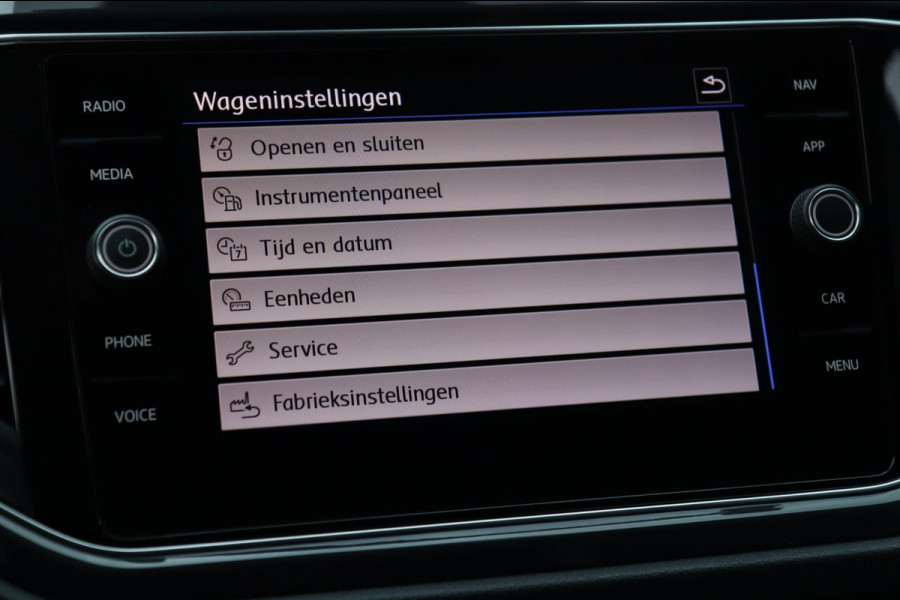 Volkswagen T-Roc 1.5 TSI Sport / VIRTUAL / DODEHOEK / ACC / CARPLAY