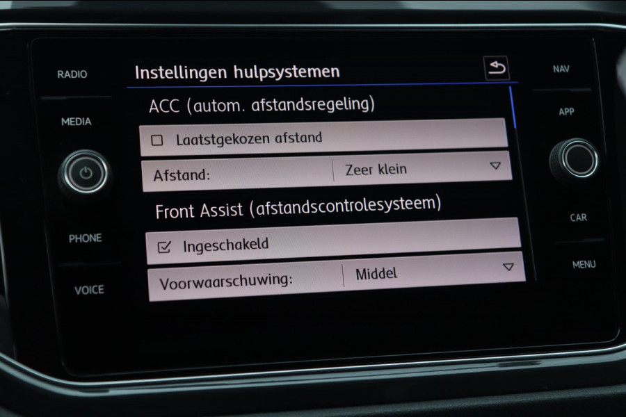 Volkswagen T-Roc 1.5 TSI Sport / VIRTUAL / DODEHOEK / ACC / CARPLAY
