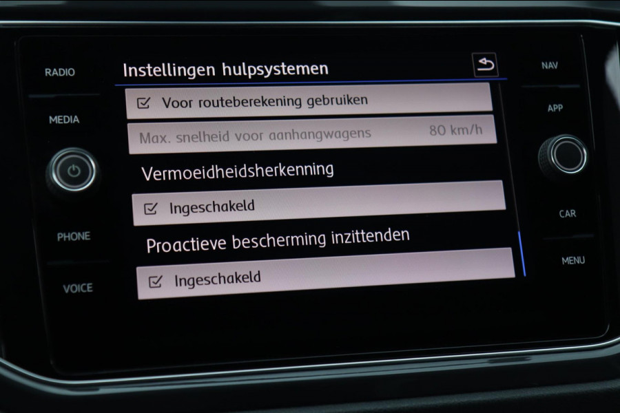 Volkswagen T-Roc 1.5 TSI Sport / VIRTUAL / DODEHOEK / ACC / CARPLAY