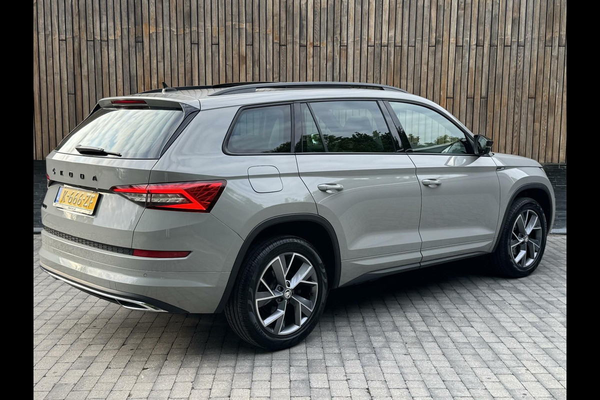 Škoda Kodiaq 1.5 TSI Sportline Automaat | Volleer | Panoramadak | Trekhaak uitklapbaar | Stoelverwarming | ACC | Dode hoek detectie | LED ver Škoda Kodiaq 1.5 TSI Sportline Automaat | Volleer | Panoramadak | Trekhaak uitklapbaar | Stoelverwarming | ACC | Dode hoek detectie | LED ver