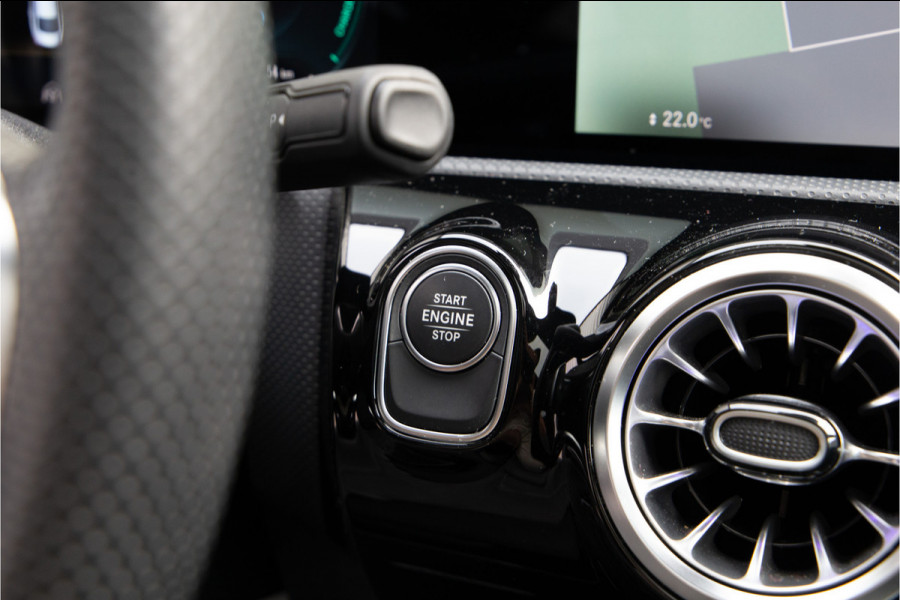 Mercedes-Benz CLA-Klasse 250 e AMG Premium, Burmester, Pano, Head-Up, Distronic, Widescreen 2021