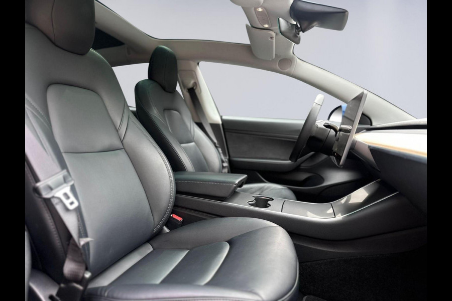 Tesla Model 3 Standard RWD Plus 60 kWh, 20 inch lmv, extra getint glas, panoramadak, leder 1e eigenaar, NL auto met nap