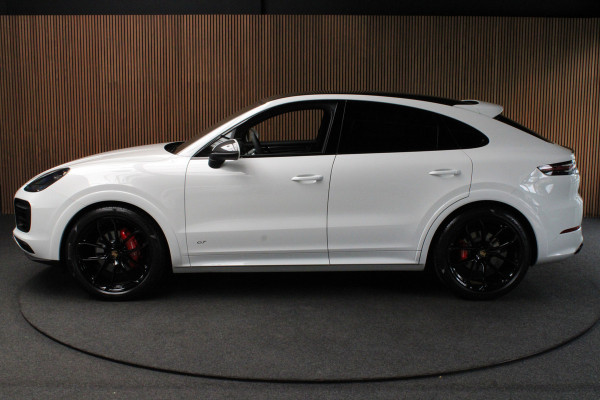 Porsche Cayenne Coupé 3.0 GT Sport Chrono Carbon Softclose Camera Bose Elektr. uitklapbare trekhaak Alcantara binnenhemel 22" LM velgen