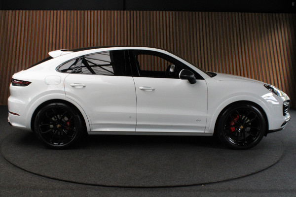 Porsche Cayenne Coupé 3.0 GT Sport Chrono Carbon Softclose Camera Bose Elektr. uitklapbare trekhaak Alcantara binnenhemel 22" LM velgen