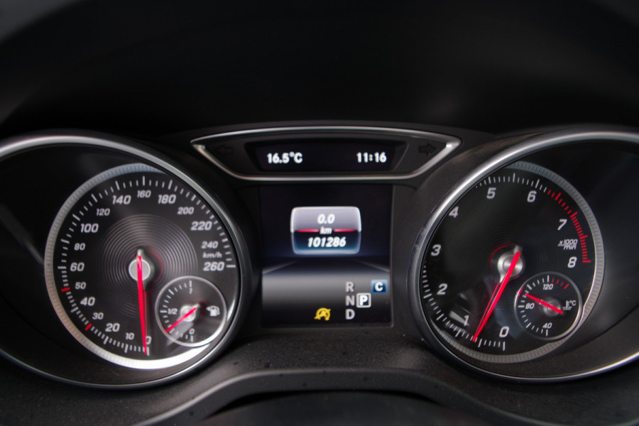 Mercedes-Benz CLA-Klasse Shooting Brake 180 Business Solution AMG Night Pakket, LED, Leder, Navigatie