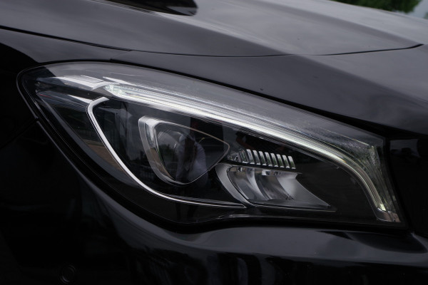 Mercedes-Benz CLA-Klasse Shooting Brake 180 Business Solution AMG Night Pakket, LED, Leder, Navigatie
