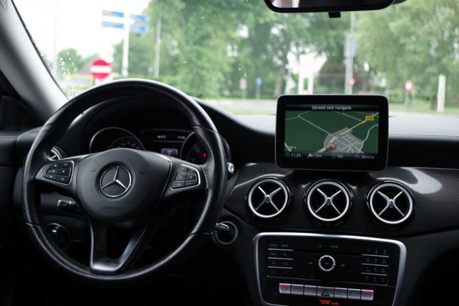 Mercedes-Benz CLA-Klasse Shooting Brake 180 Business Solution AMG Night Pakket, LED, Leder, Navigatie