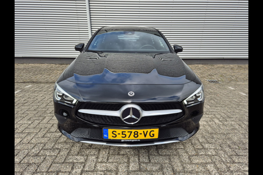 Mercedes-Benz CLA-Klasse Shooting Brake Automaat, 180 Luxury Line Virtueel, Navigatie,panoramadak,airco,cruise,parkeersensoren,stoelverwarming,