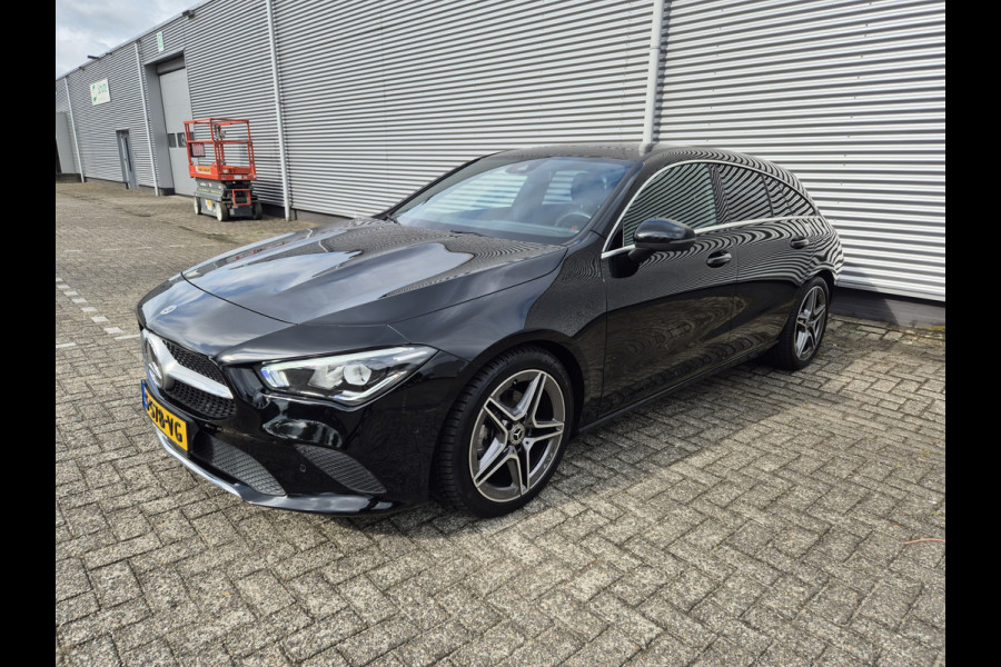 Mercedes-Benz CLA-Klasse Shooting Brake Automaat, 180 Luxury Line Virtueel, Navigatie,panoramadak,airco,cruise,parkeersensoren,stoelverwarming,