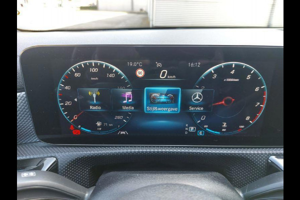 Mercedes-Benz CLA-Klasse Shooting Brake Automaat, 180 Luxury Line Virtueel, Navigatie,panoramadak,airco,cruise,parkeersensoren,stoelverwarming,