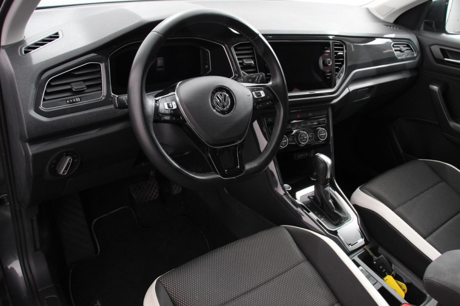 Volkswagen T-Roc 1.5 TSI DSG Sport | Navigatie | Apple Carplay/Android Auto | Adaptieve Cruise Control | Digitale Cockpit | Camera | Elektrische Achterklep |