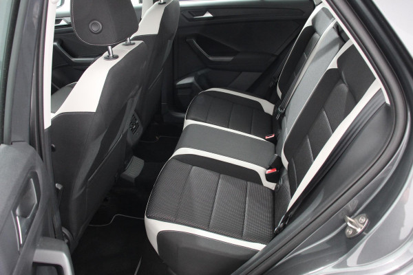 Volkswagen T-Roc 1.5 TSI DSG Sport | Navigatie | Apple Carplay/Android Auto | Adaptieve Cruise Control | Digitale Cockpit | Camera | Elektrische Achterklep |