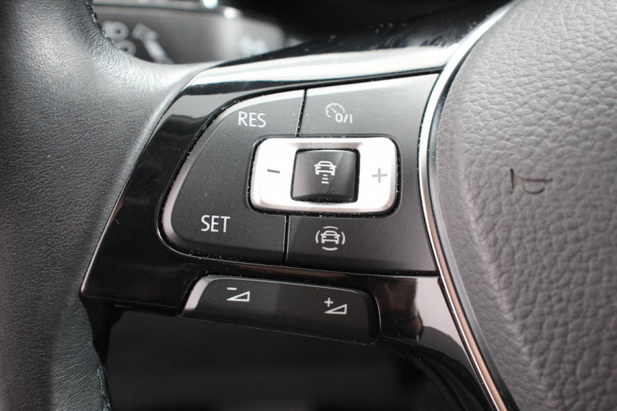 Volkswagen T-Roc 1.5 TSI DSG Sport | Navigatie | Apple Carplay/Android Auto | Adaptieve Cruise Control | Digitale Cockpit | Camera | Elektrische Achterklep |