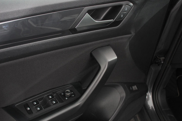 Volkswagen T-Roc 1.5 TSI DSG Sport | Navigatie | Apple Carplay/Android Auto | Adaptieve Cruise Control | Digitale Cockpit | Camera | Elektrische Achterklep |