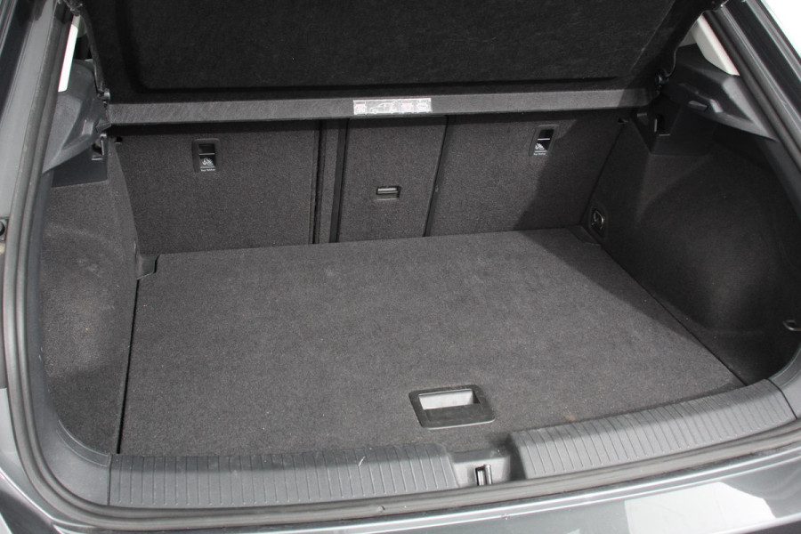 Volkswagen T-Roc 1.5 TSI DSG Sport | Navigatie | Apple Carplay/Android Auto | Adaptieve Cruise Control | Digitale Cockpit | Camera | Elektrische Achterklep |