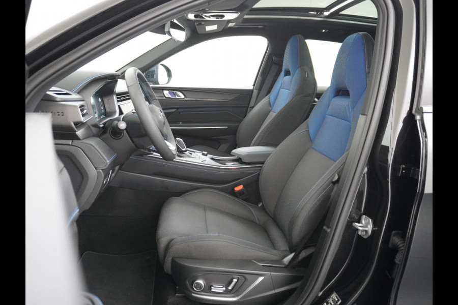 Lynk & Co 01 PHEV AUT-7 261pk Pano-Schuif-K-dak 20" 360°Camera Apple Carplay Android Auto Adaptive-Cr NaviPdc-a+v Ecc Keyless Led M-BuxPlug-I Elek.Memory.Stoel File assistent Dodehoek detector Elektrisch bedienbare achterklep Rijstrooksensor Wifi Verkeersbord detectie 425Nm koppel 3,6kw laadvermogen €44.882 Nieuwprijs 1e Eigenaar Origineel NLse auto!