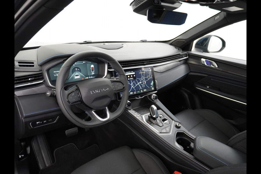 Lynk & Co 01 PHEV AUT-7 261pk Pano-Schuif-K-dak 20" 360°Camera Apple Carplay Android Auto Adaptive-Cr NaviPdc-a+v Ecc Keyless Led M-BuxPlug-I Elek.Memory.Stoel File assistent Dodehoek detector Elektrisch bedienbare achterklep Rijstrooksensor Wifi Verkeersbord detectie 425Nm koppel 3,6kw laadvermogen €44.882 Nieuwprijs 1e Eigenaar Origineel NLse auto!