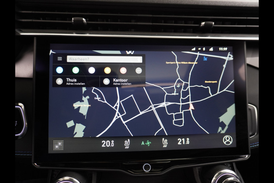 Lynk & Co 01 PHEV AUT-7 261pk Pano-Schuif-K-dak 20" 360°Camera Apple Carplay Android Auto Adaptive-Cr NaviPdc-a+v Ecc Keyless Led M-BuxPlug-I Elek.Memory.Stoel File assistent Dodehoek detector Elektrisch bedienbare achterklep Rijstrooksensor Wifi Verkeersbord detectie 425Nm koppel 3,6kw laadvermogen €44.882 Nieuwprijs 1e Eigenaar Origineel NLse auto!