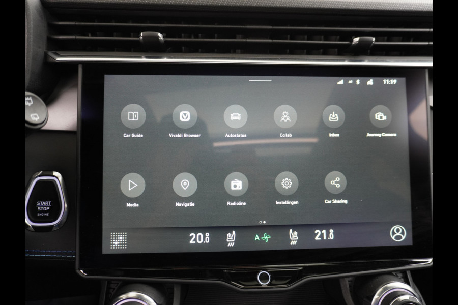 Lynk & Co 01 PHEV AUT-7 261pk Pano-Schuif-K-dak 20" 360°Camera Apple Carplay Android Auto Adaptive-Cr NaviPdc-a+v Ecc Keyless Led M-BuxPlug-I Elek.Memory.Stoel File assistent Dodehoek detector Elektrisch bedienbare achterklep Rijstrooksensor Wifi Verkeersbord detectie 425Nm koppel 3,6kw laadvermogen €44.882 Nieuwprijs 1e Eigenaar Origineel NLse auto!