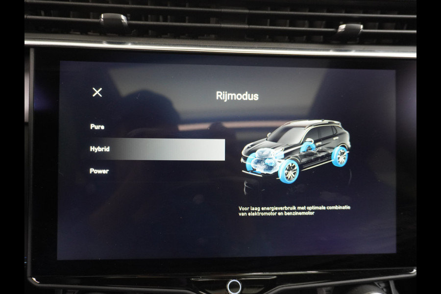 Lynk & Co 01 PHEV AUT-7 261pk Pano-Schuif-K-dak 20" 360°Camera Apple Carplay Android Auto Adaptive-Cr NaviPdc-a+v Ecc Keyless Led M-BuxPlug-I Elek.Memory.Stoel File assistent Dodehoek detector Elektrisch bedienbare achterklep Rijstrooksensor Wifi Verkeersbord detectie 425Nm koppel 3,6kw laadvermogen €44.882 Nieuwprijs 1e Eigenaar Origineel NLse auto!