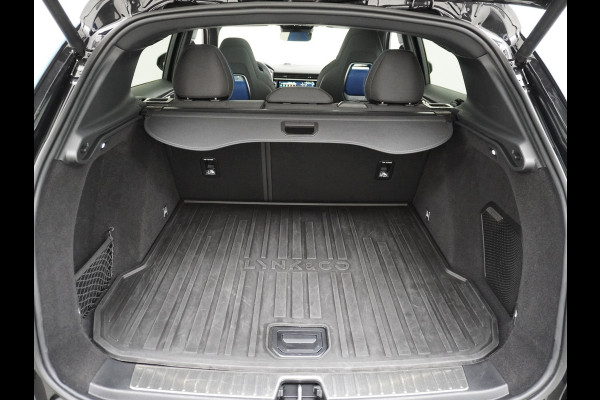 Lynk & Co 01 PHEV AUT-7 261pk Pano-Schuif-K-dak 20" 360°Camera Apple Carplay Android Auto Adaptive-Cr NaviPdc-a+v Ecc Keyless Led M-BuxPlug-I Elek.Memory.Stoel File assistent Dodehoek detector Elektrisch bedienbare achterklep Rijstrooksensor Wifi Verkeersbord detectie 425Nm koppel 3,6kw laadvermogen €44.882 Nieuwprijs 1e Eigenaar Origineel NLse auto!