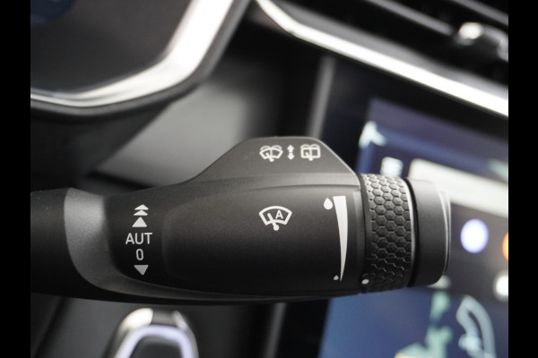 Lynk & Co 01 PHEV AUT-7 261pk Pano-Schuif-K-dak 20" 360°Camera Apple Carplay Android Auto Adaptive-Cr NaviPdc-a+v Ecc Keyless Led M-BuxPlug-I Elek.Memory.Stoel File assistent Dodehoek detector Elektrisch bedienbare achterklep Rijstrooksensor Wifi Verkeersbord detectie 425Nm koppel 3,6kw laadvermogen €44.882 Nieuwprijs 1e Eigenaar Origineel NLse auto!