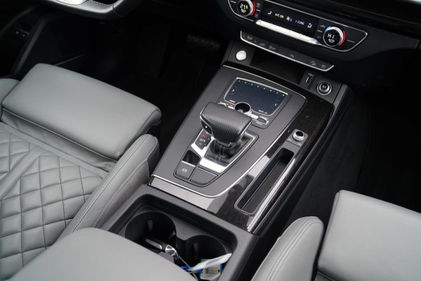 Audi Q5 50 TFSI e quattro S edition | Panorama | RS zetels | Climatronic | Audi Drive Select | LED | Black Edition | RS stuur |