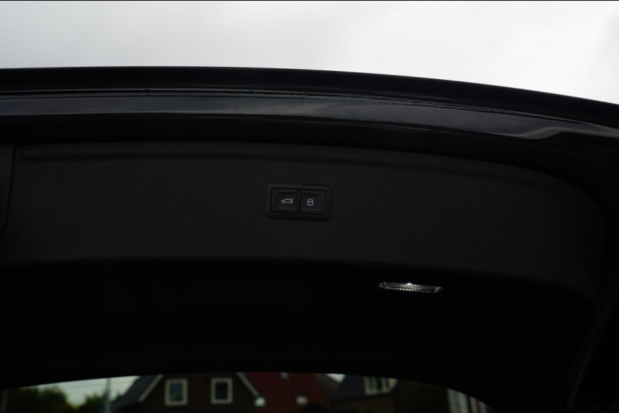 Audi Q5 50 TFSI e quattro S edition | Panorama | RS zetels | Climatronic | Audi Drive Select | LED | Black Edition | RS stuur |