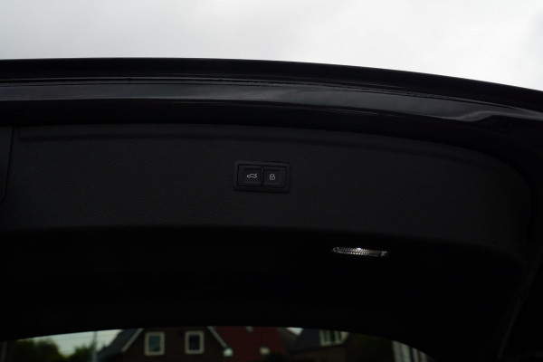 Audi Q5 50 TFSI e quattro S edition | Panorama | RS zetels | Climatronic | Audi Drive Select | LED | Black Edition | RS stuur |