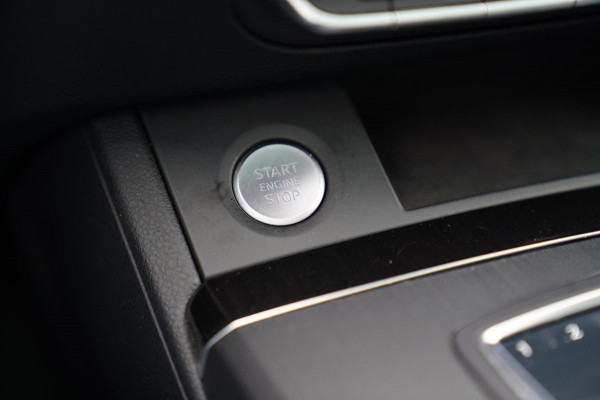 Audi Q5 50 TFSI e quattro S edition | Panorama | RS zetels | Climatronic | Audi Drive Select | LED | Black Edition | RS stuur |