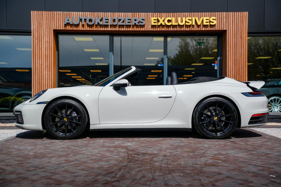 Porsche 911 Cabrio 3.0 Carrera Sportuitlaat Stoelverw. Camera LED 21''LM Krijt Grijs